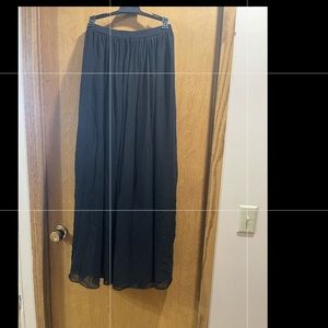 Black maxi Jennifer Lopez skirt sz Small